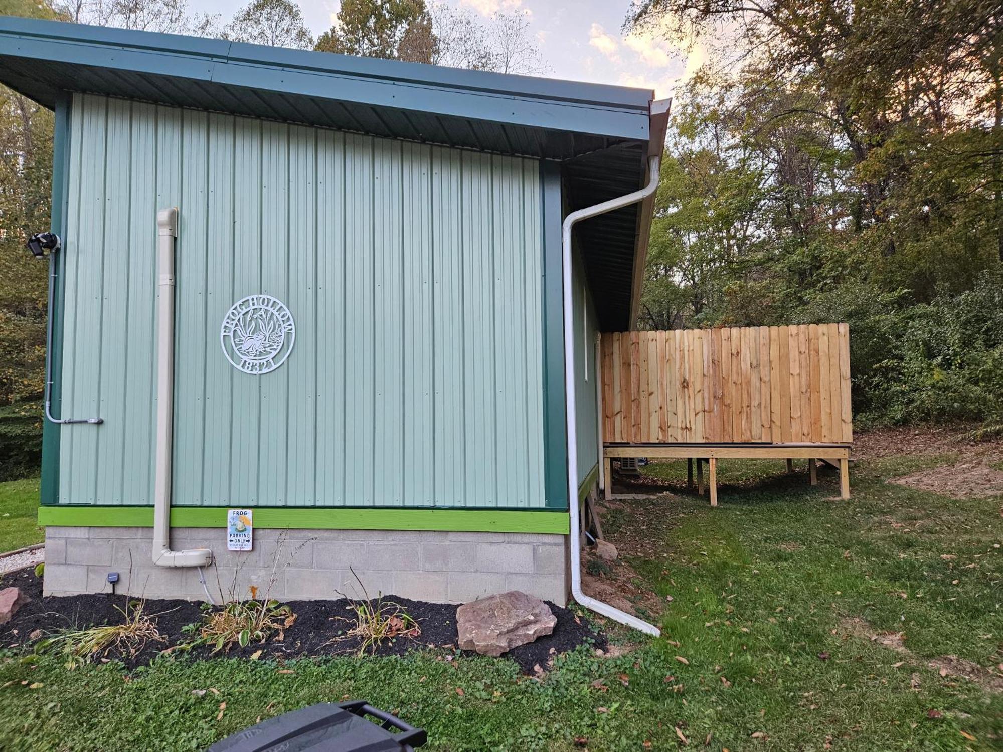 Frog Hollow At Hocking Vacations Logan Bagian luar foto